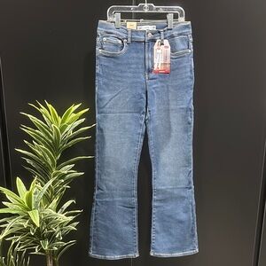 Levi’s 726 High-Rise flare,adjustable waistband,wide leg opening,slim thru thigh